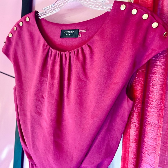 GUESS Fuschia Midi Tie-Around Feminine Dress Gold Accents Women’s Size 8 - Picture 2 of 2
